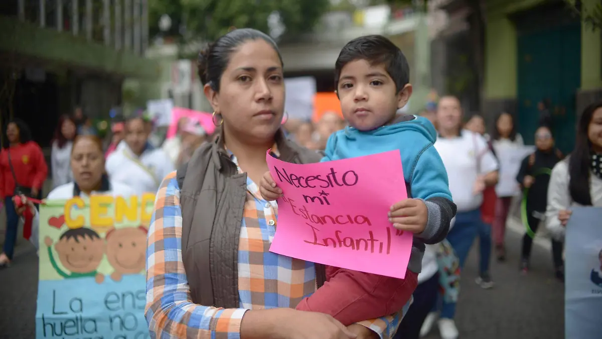 Protesta a favor estancias infantiles